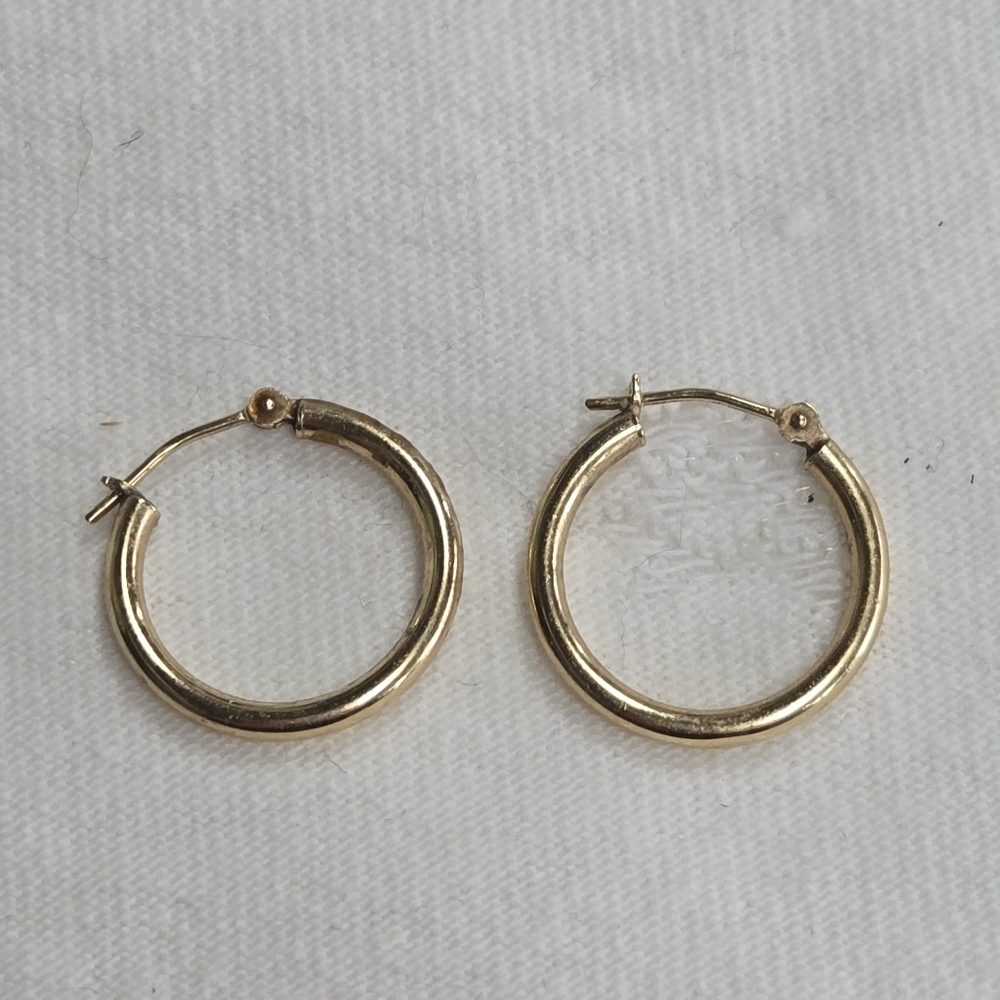 Vintage 14k Elegant Gold Hoop Earrings